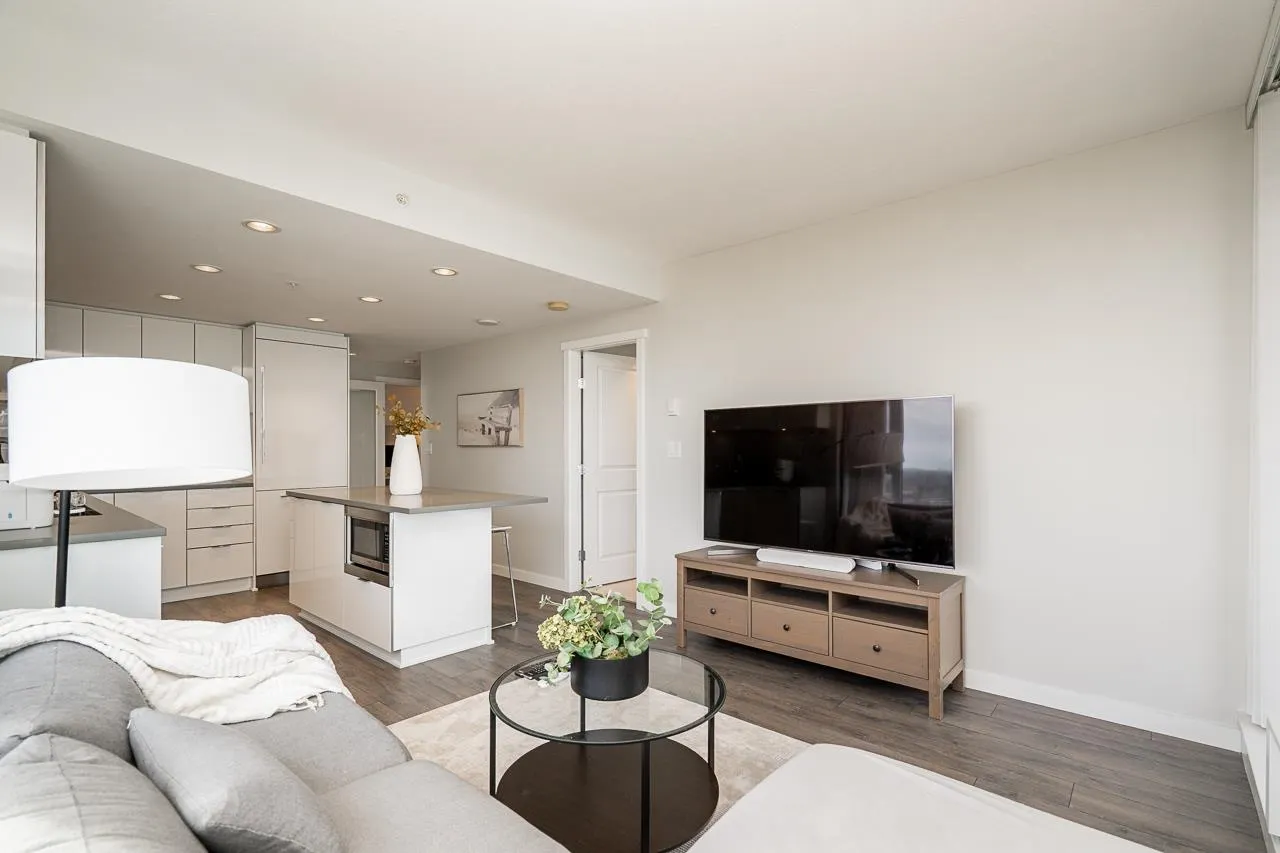 2808 2388 Madison Avenue