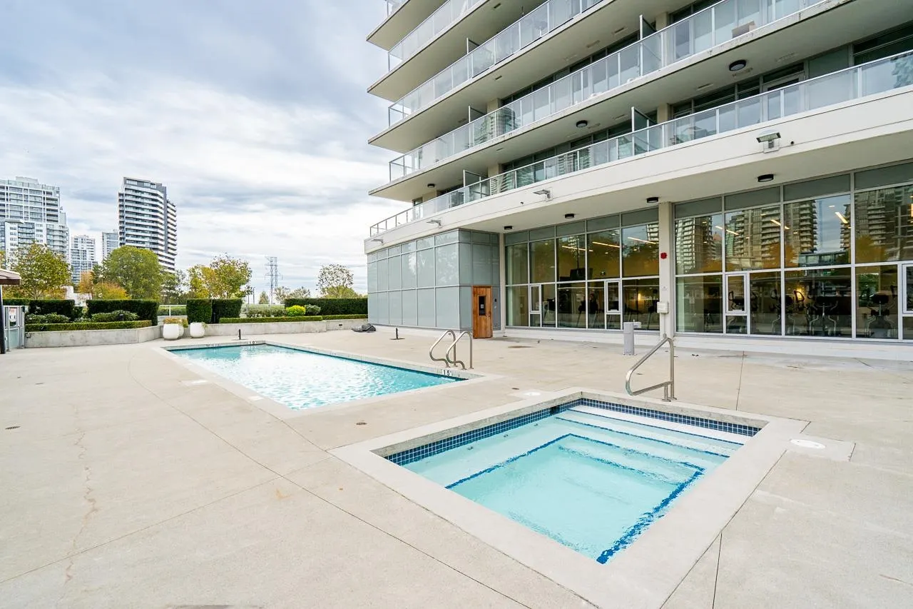 2808 2388 Madison Avenue