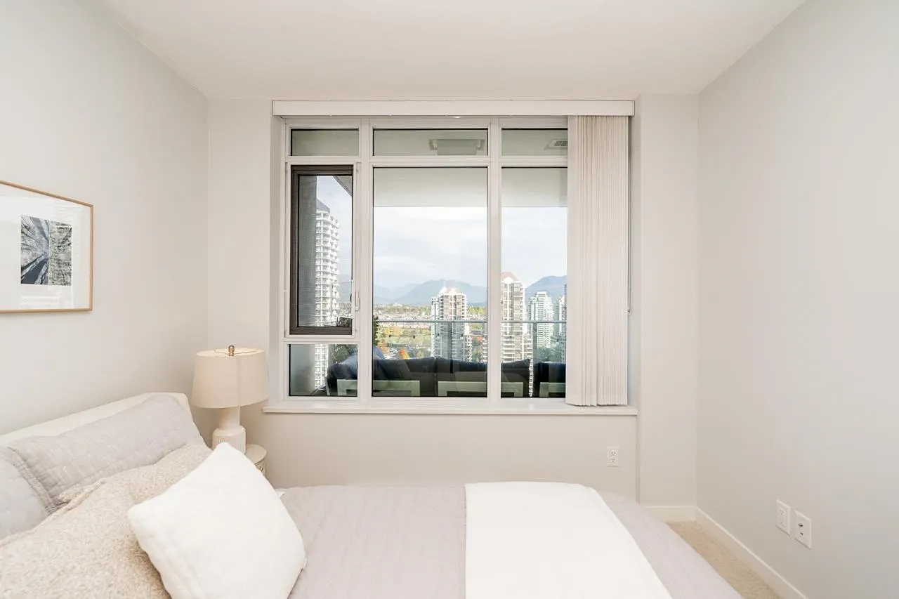 2808 2388 Madison Avenue