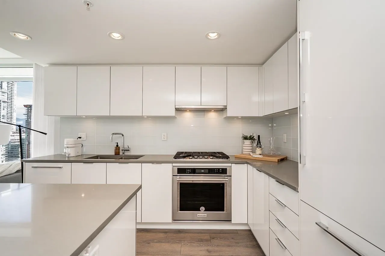 2808 2388 Madison Avenue