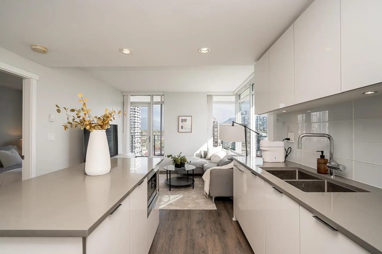 2808 2388 Madison Avenue