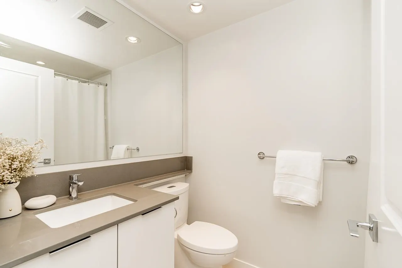 2808 2388 Madison Avenue