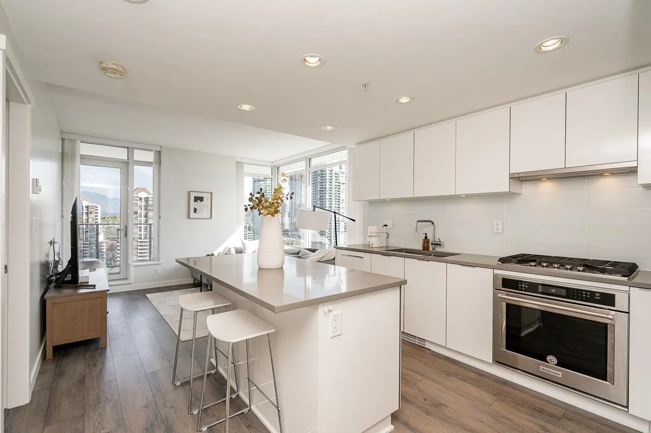 2808 2388 Madison Avenue