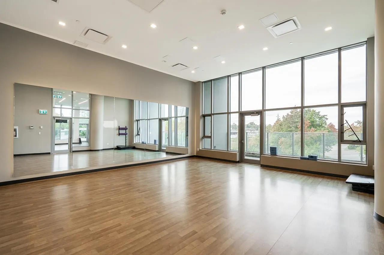 2808 2388 Madison Avenue