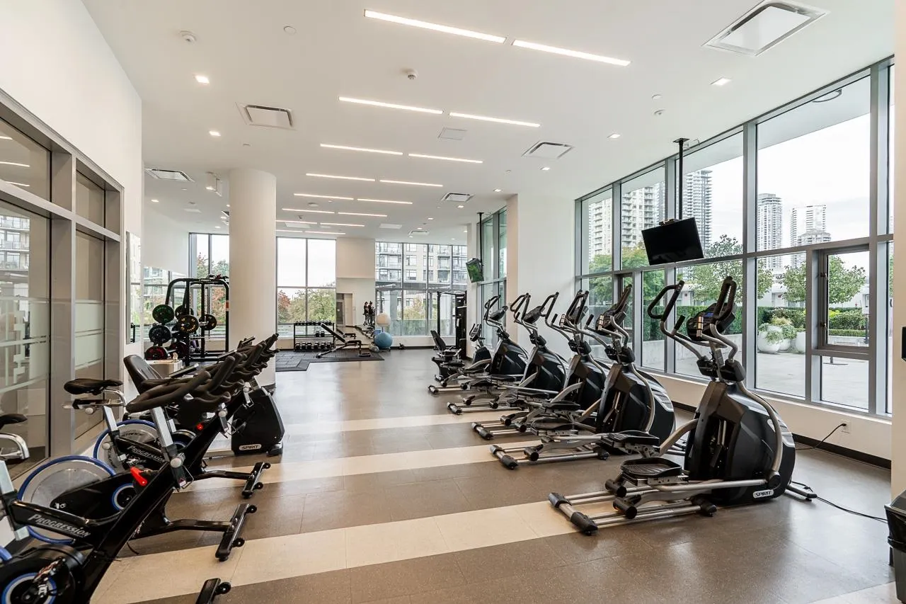 2808 2388 Madison Avenue