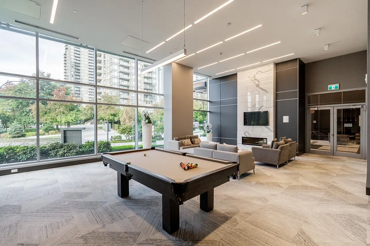 2808 2388 Madison Avenue