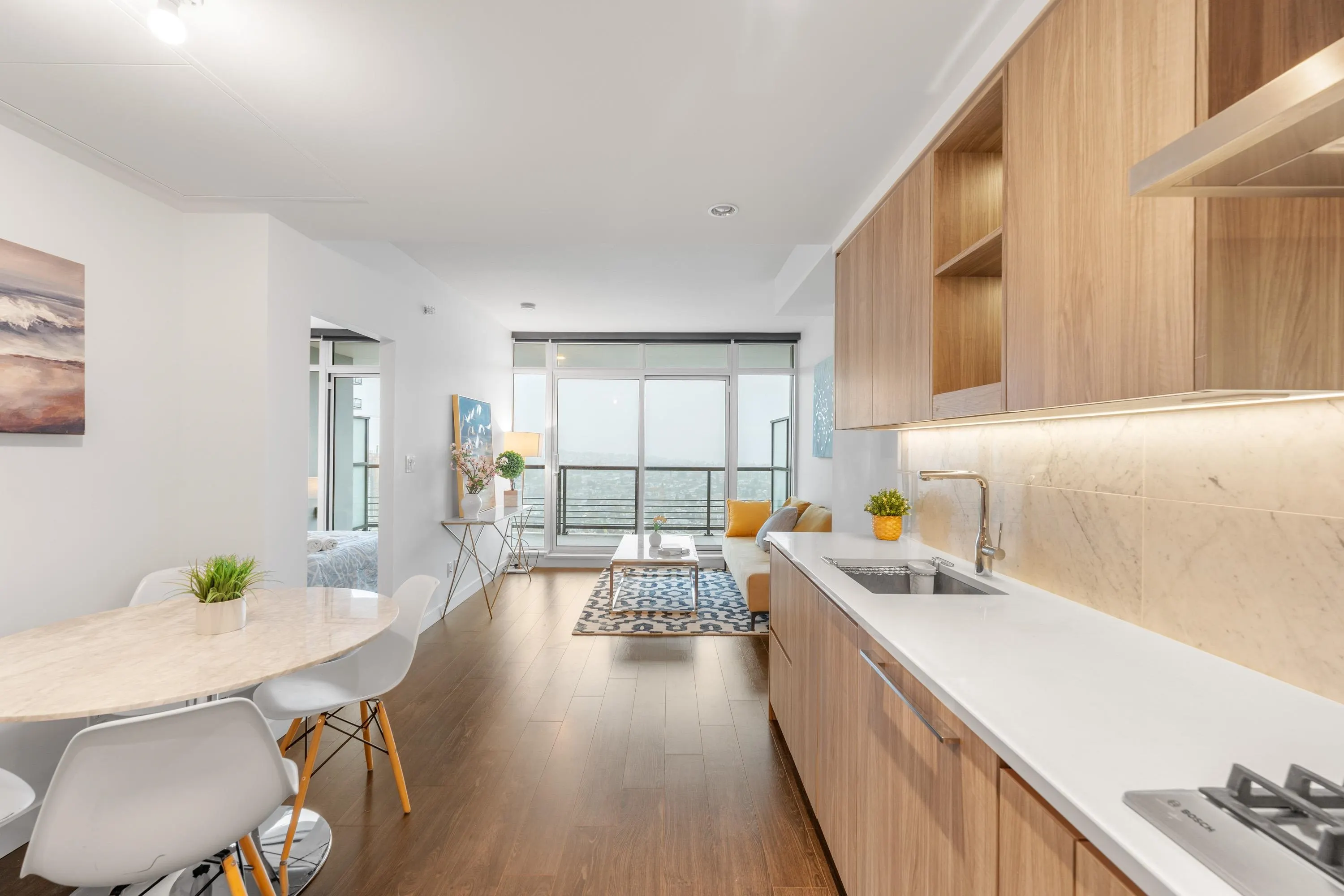 3905 4730 Lougheed Highway