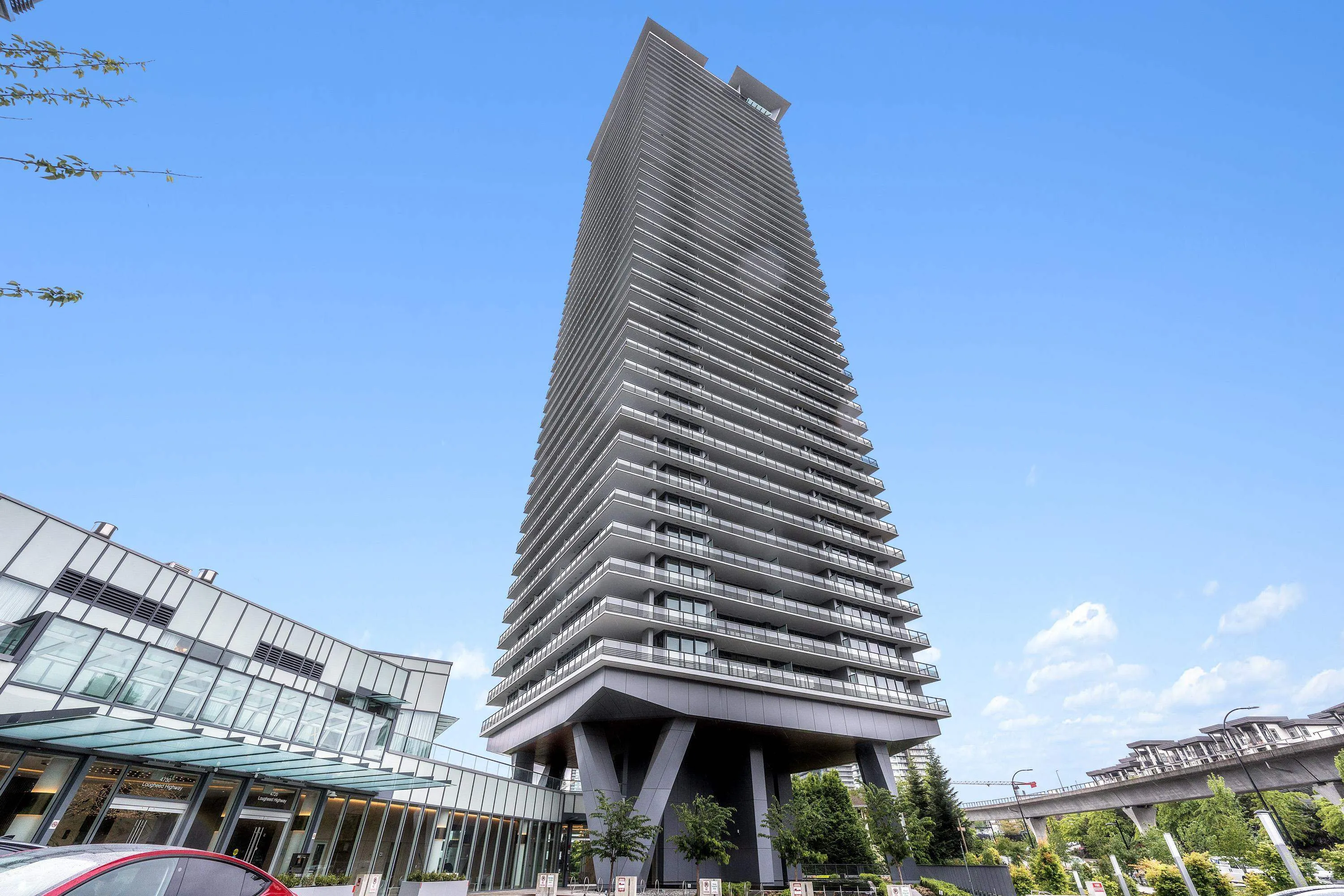 3905 4730 Lougheed Highway