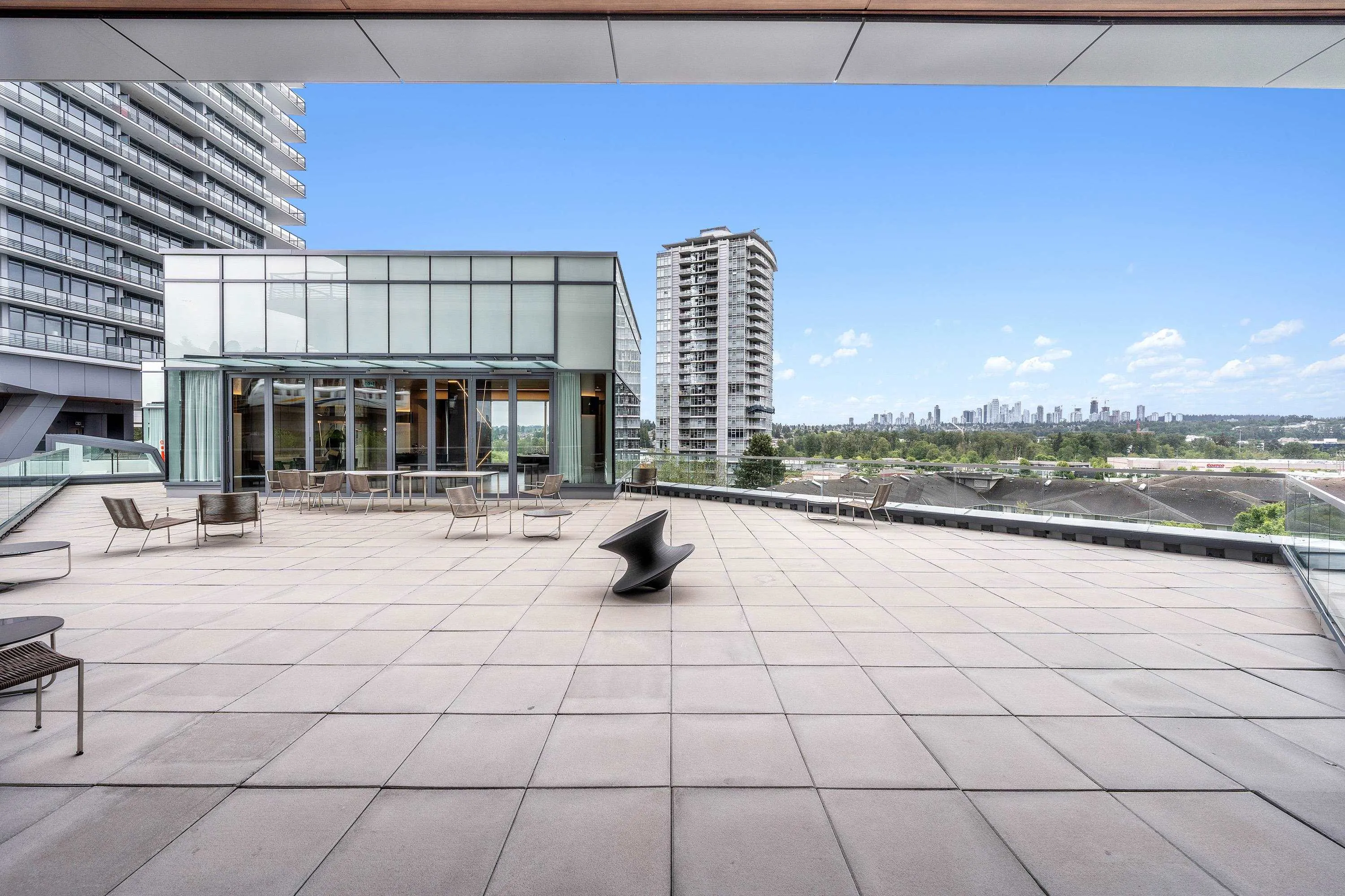 3905 4730 Lougheed Highway