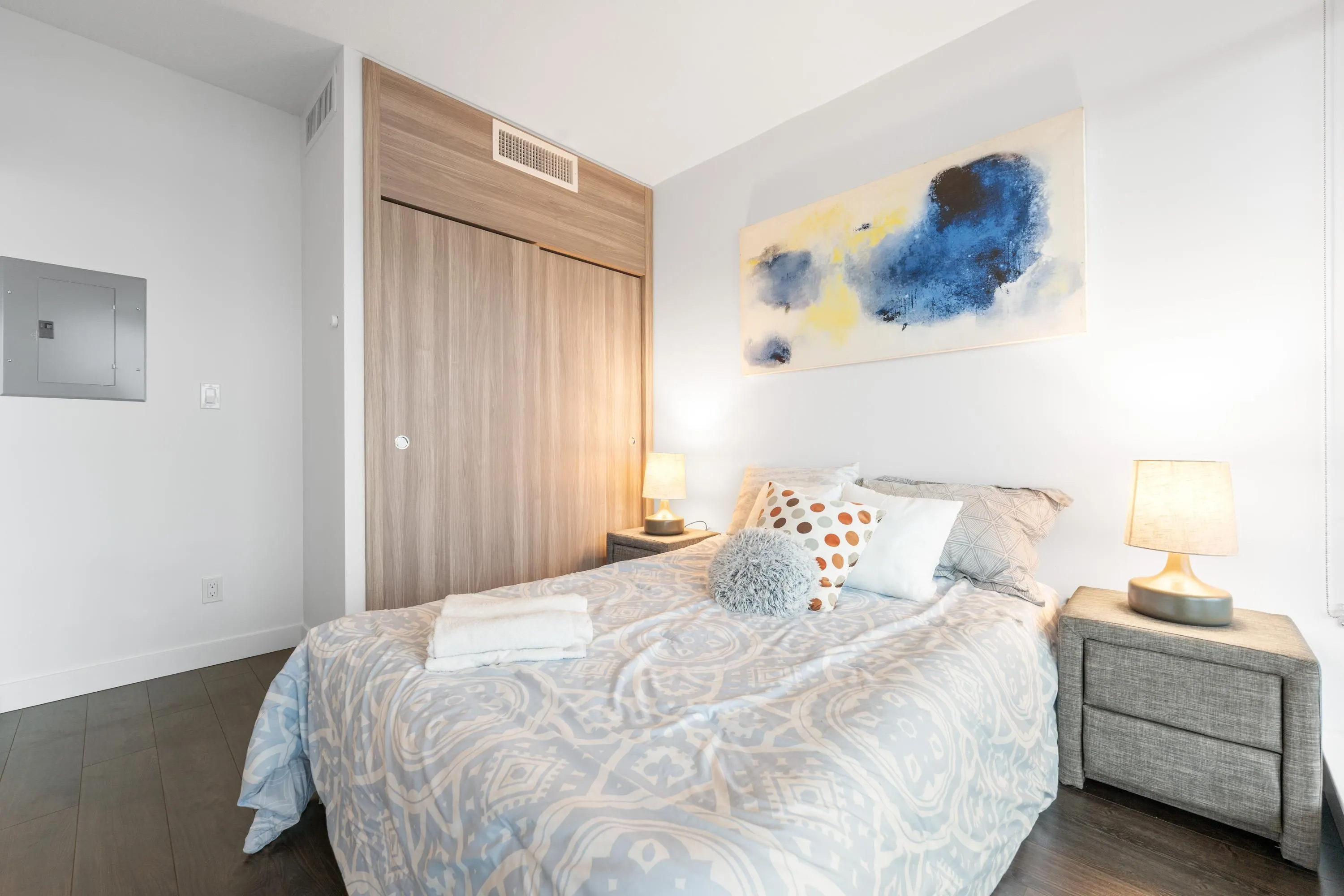 3905 4730 Lougheed Highway