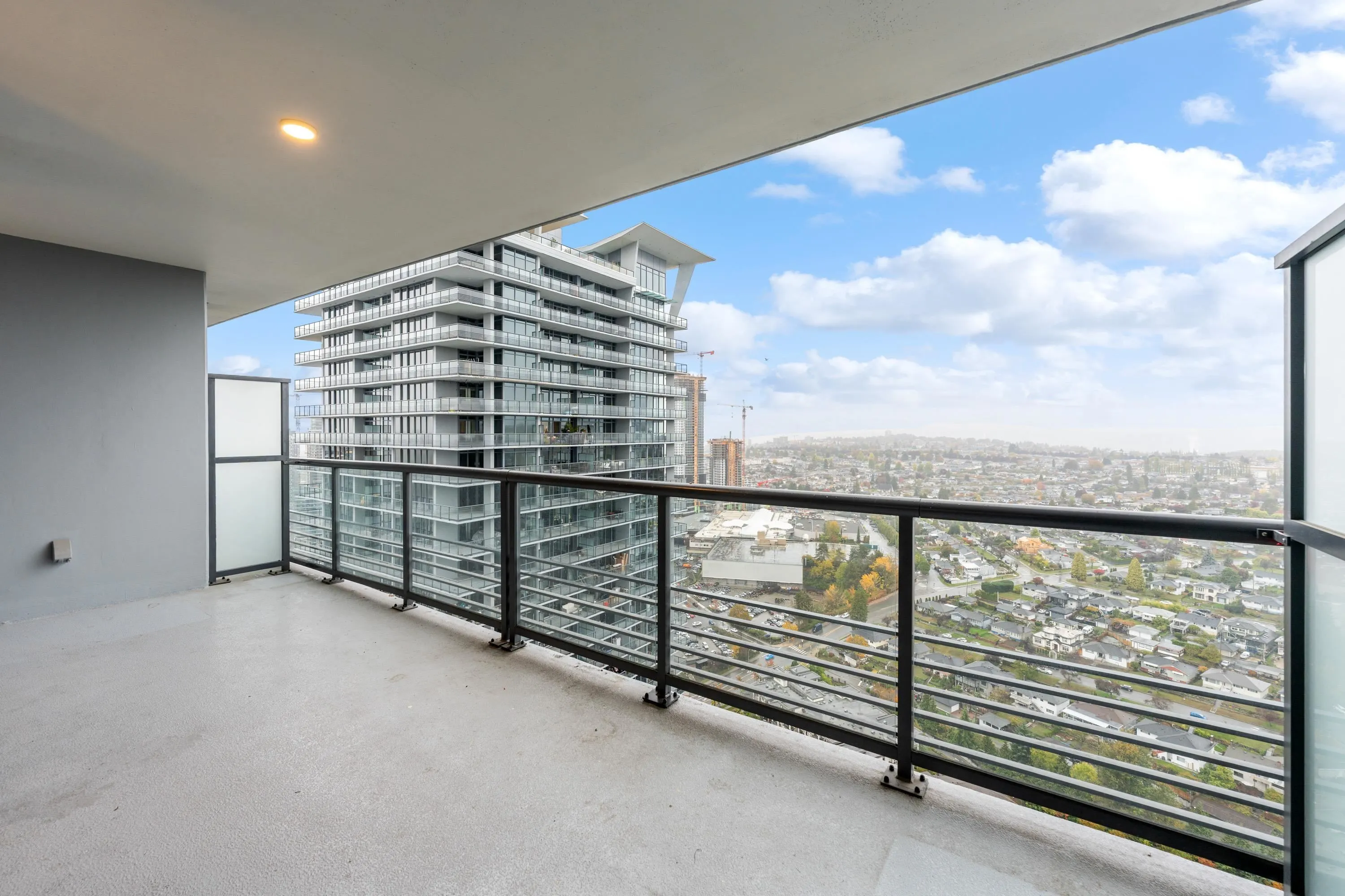 3905 4730 Lougheed Highway