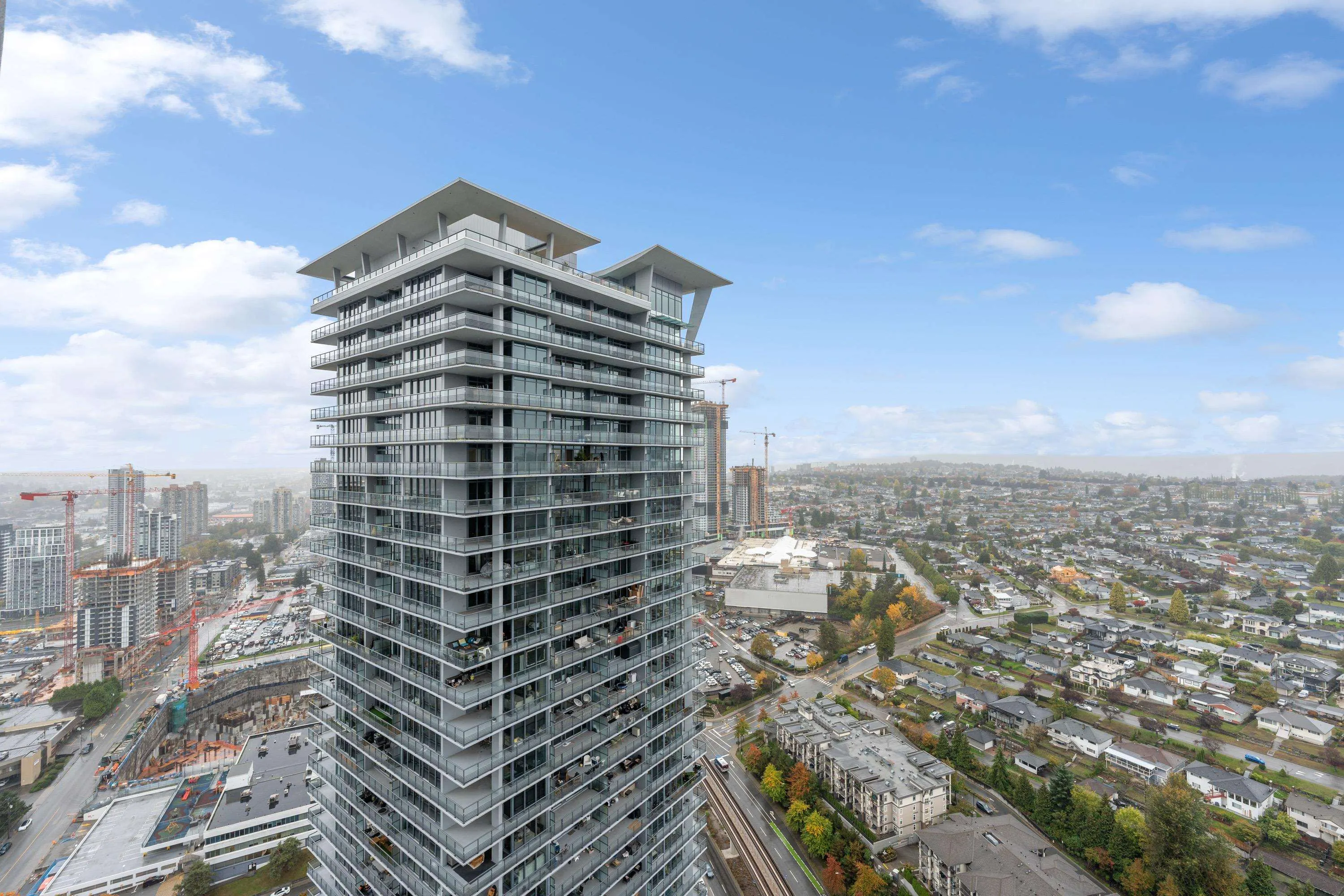 3905 4730 Lougheed Highway