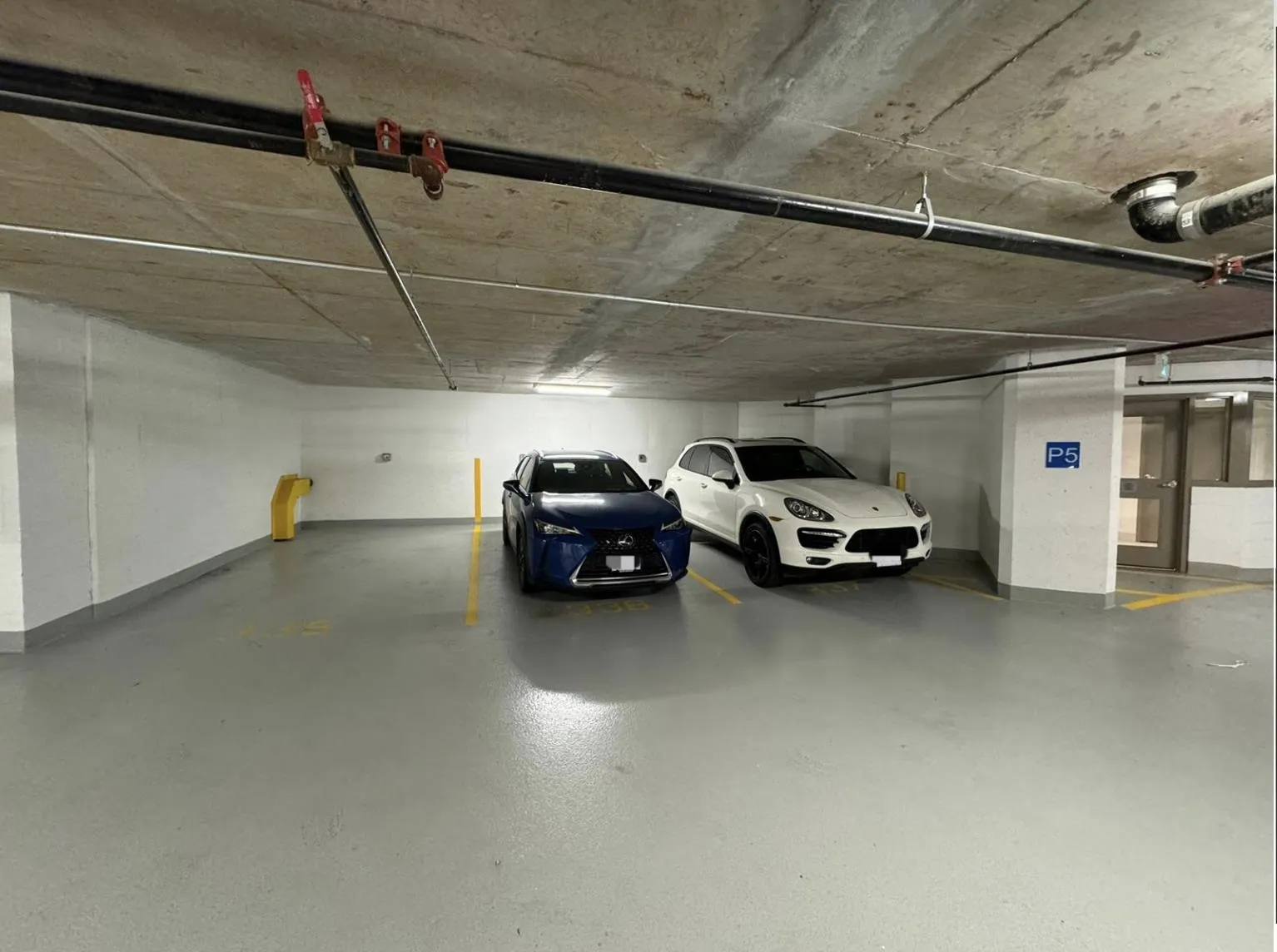 3905 4730 Lougheed Highway