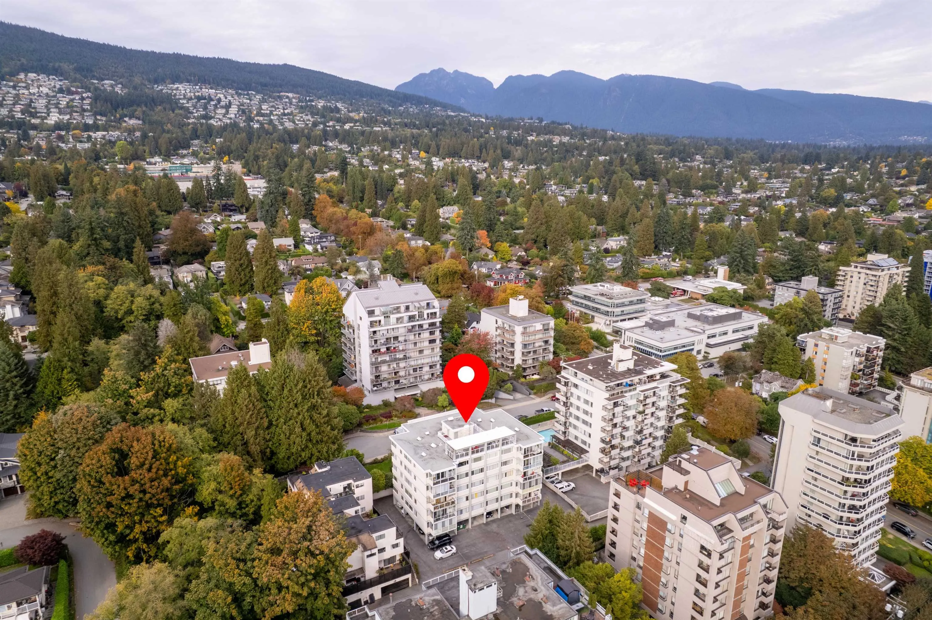 402 1750 Esquimalt Avenue