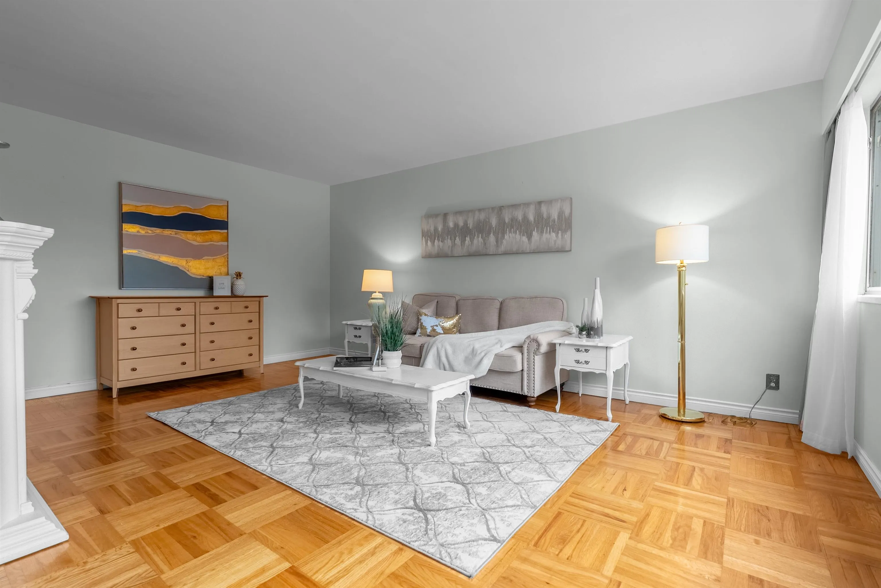 402 1750 Esquimalt Avenue