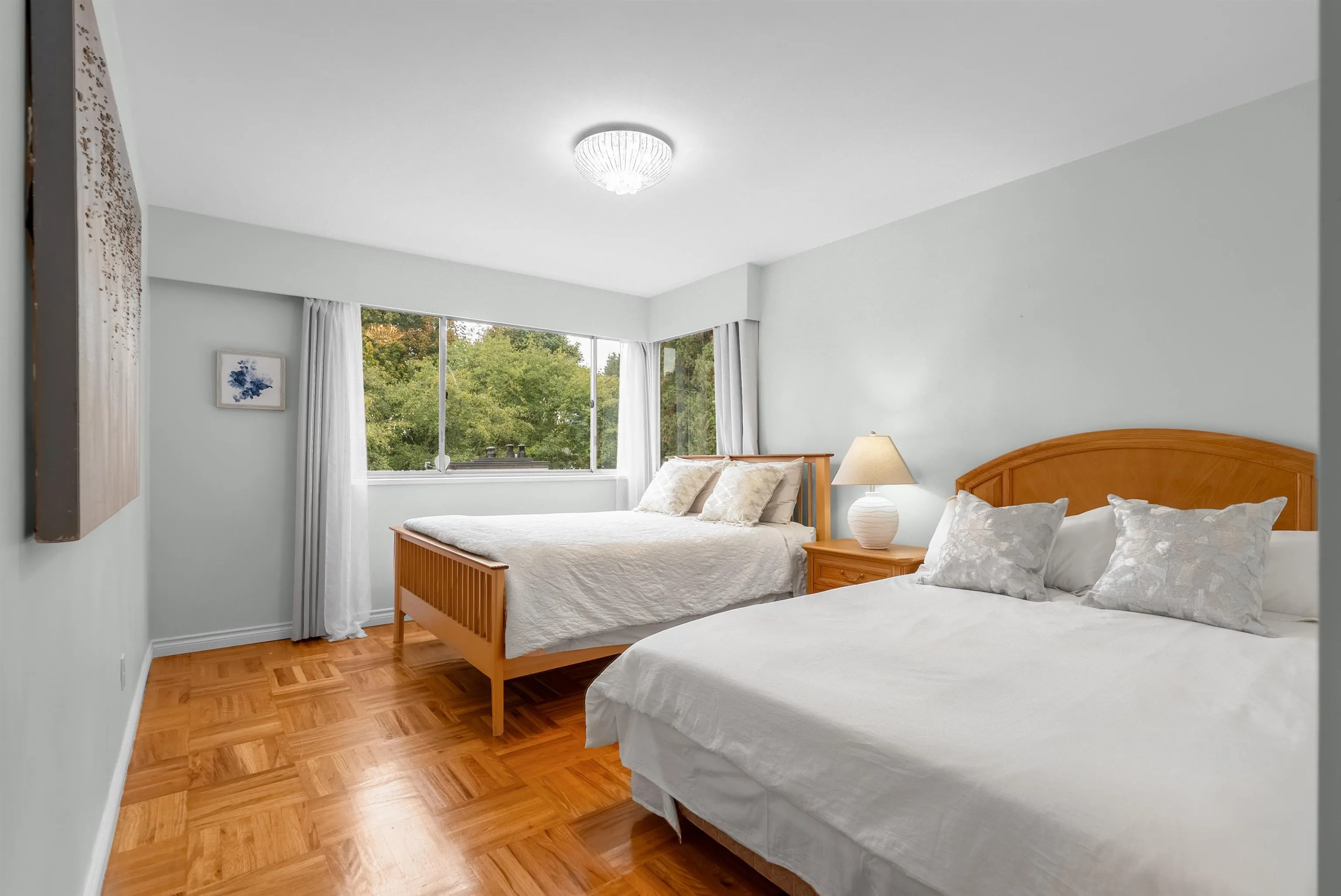 402 1750 Esquimalt Avenue
