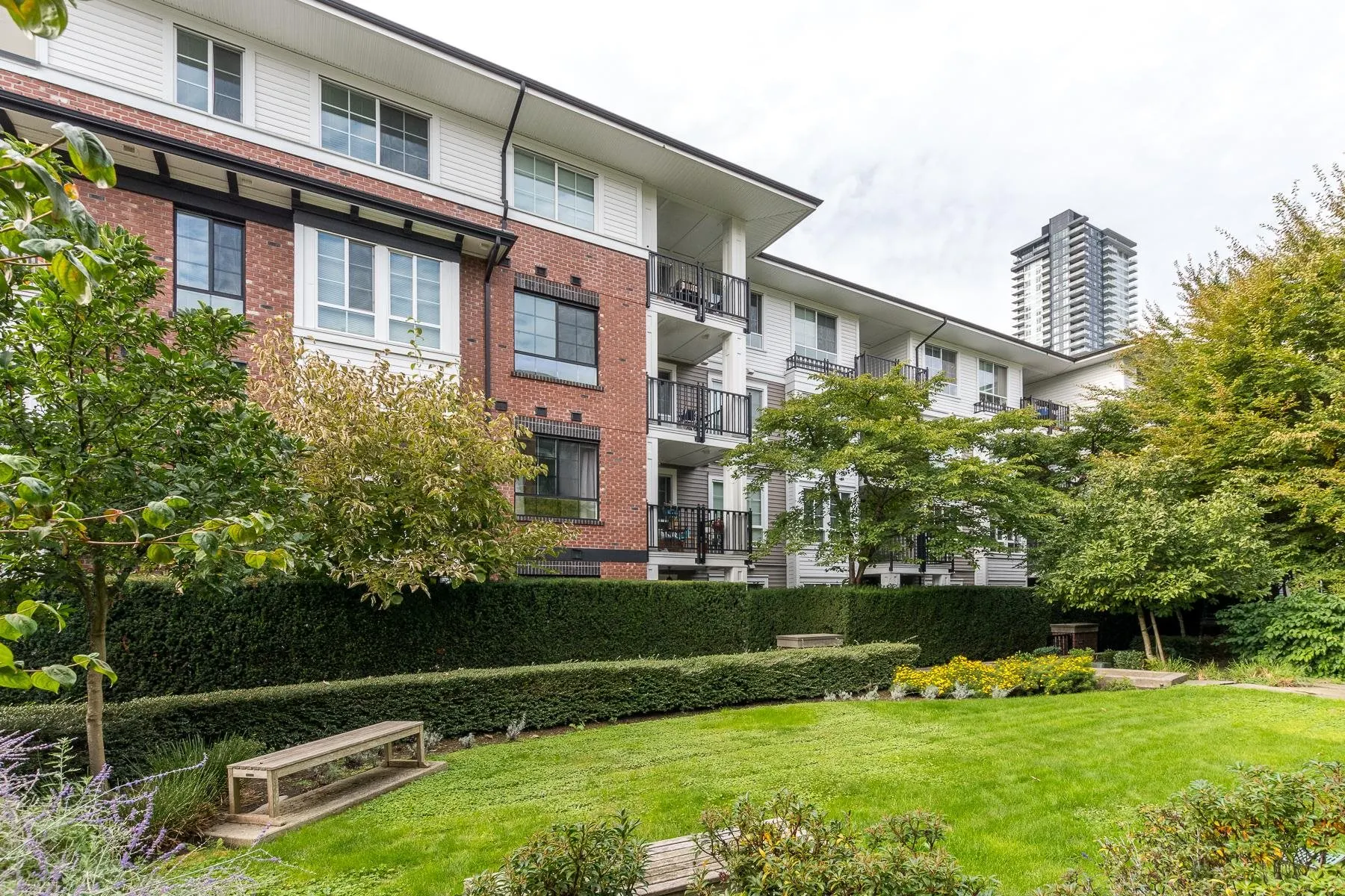 415 553 Foster Avenue