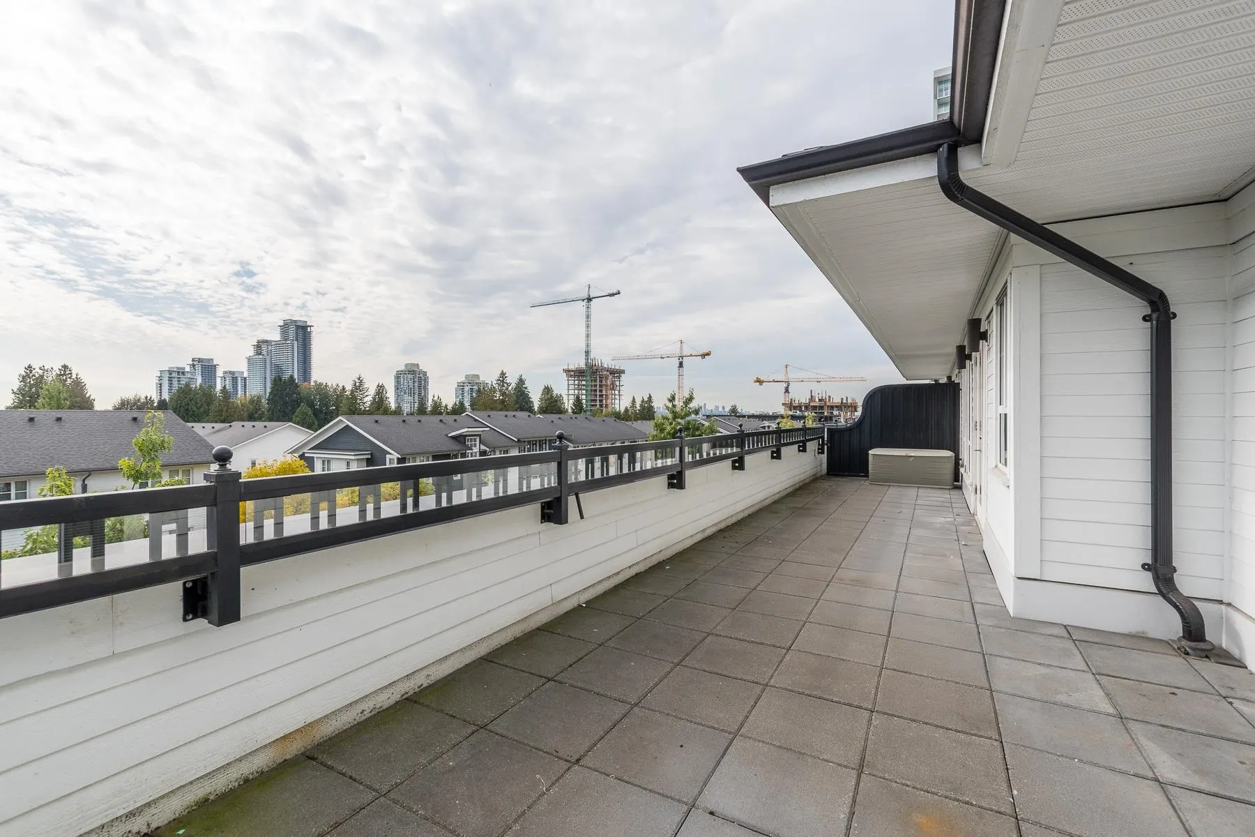 415 553 Foster Avenue