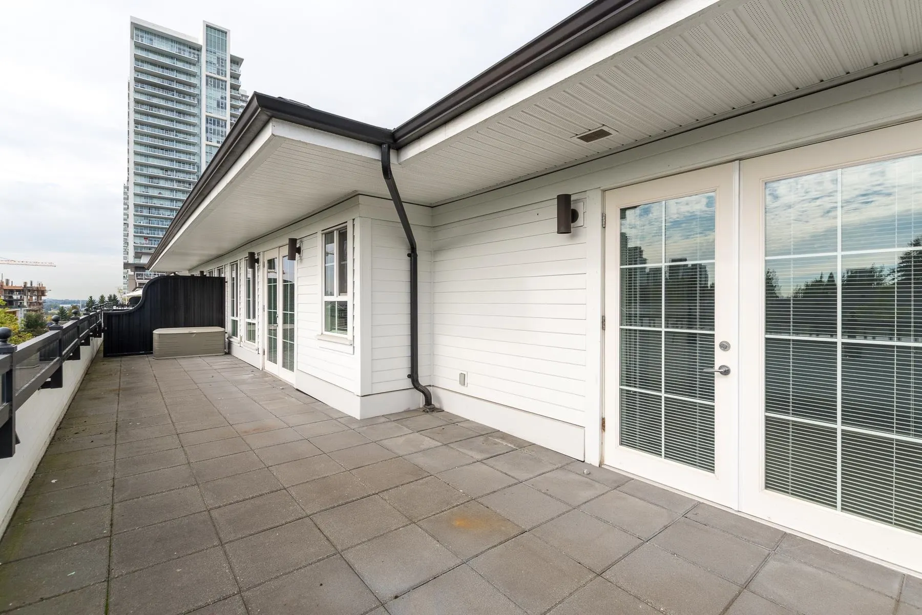 415 553 Foster Avenue