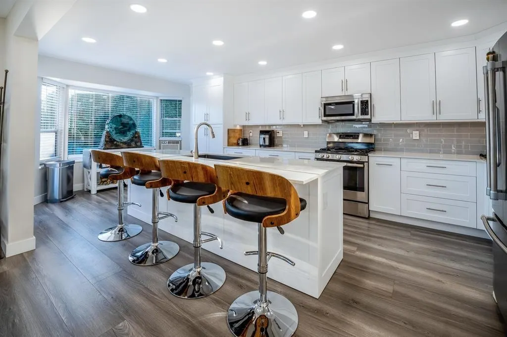 11451 Best Street