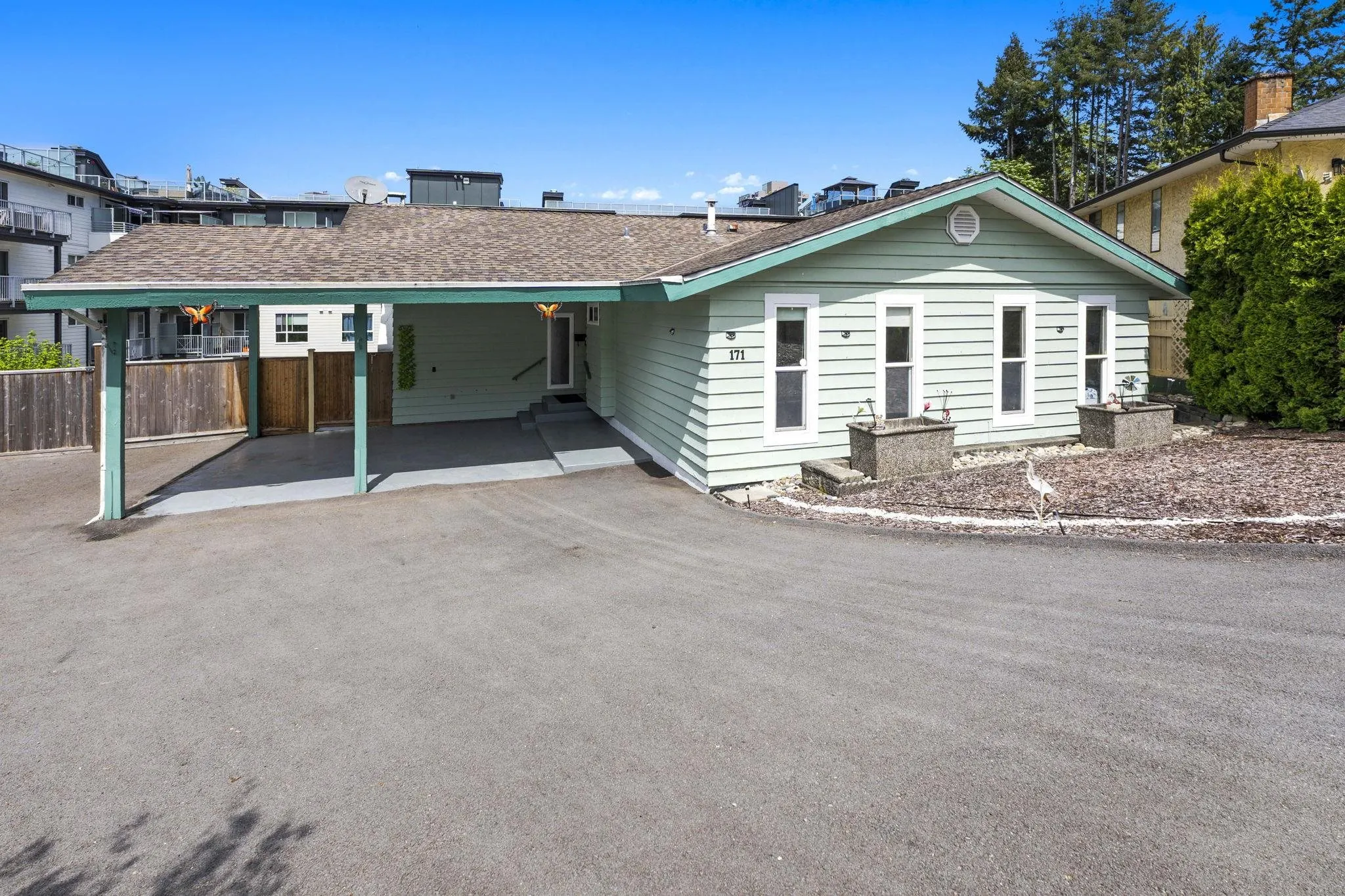 171 Edward Crescent