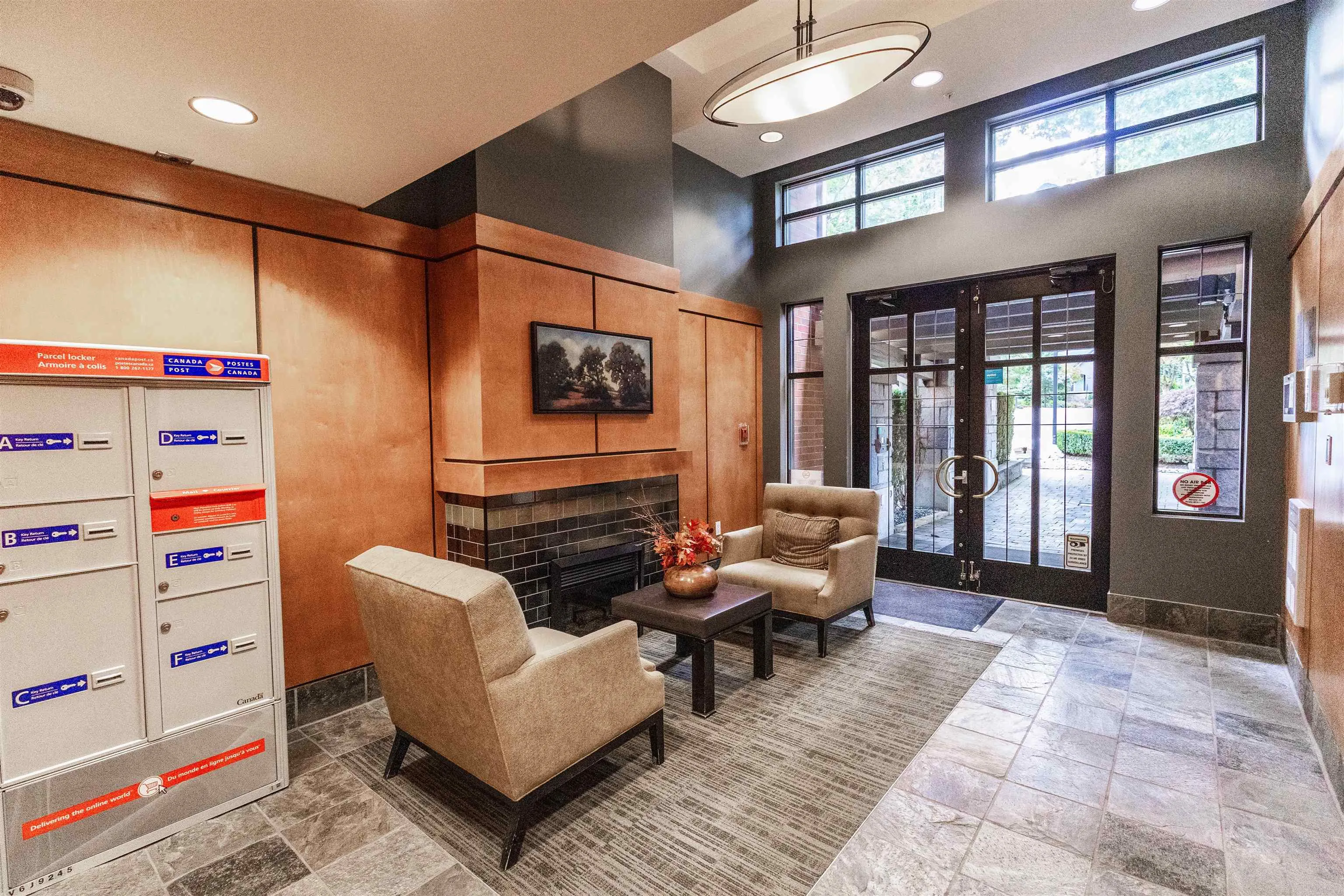 104 4883 Maclure Mews