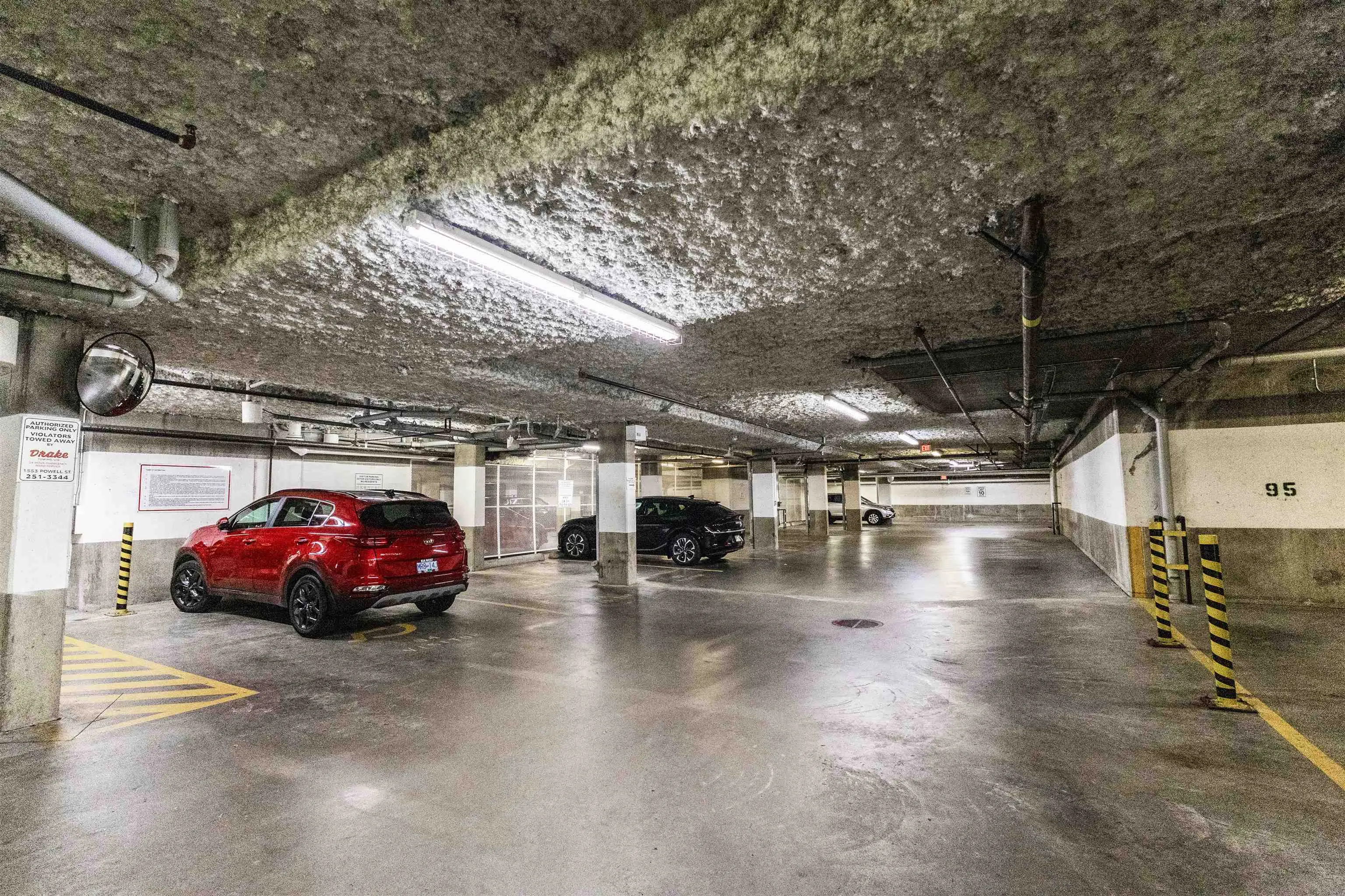 104 4883 Maclure Mews