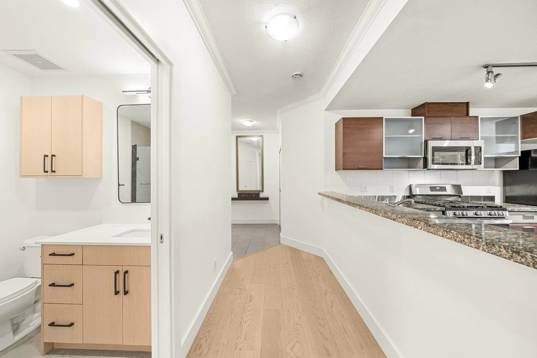 115 6033 Katsura Street