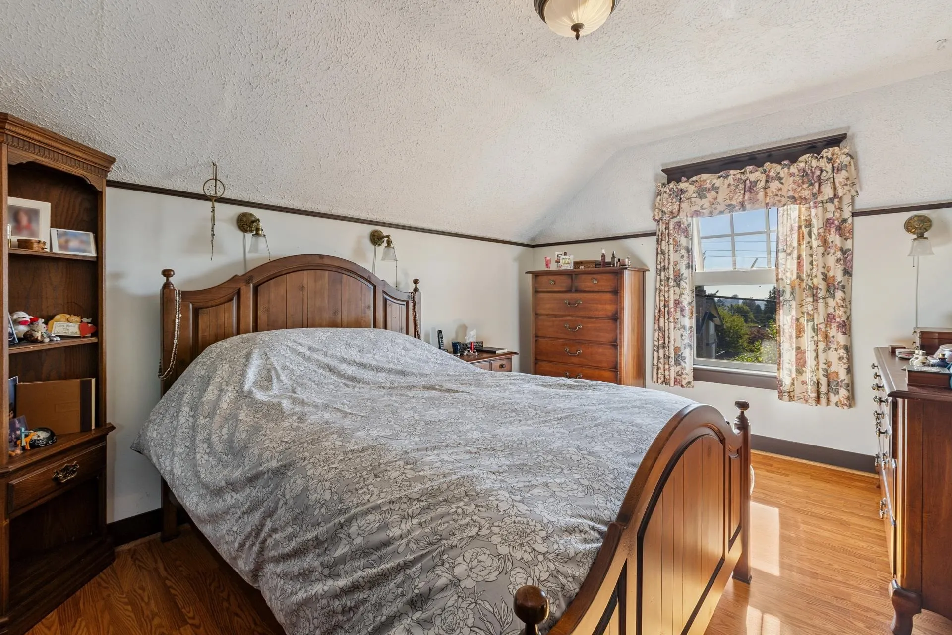 234 W Windsor Road