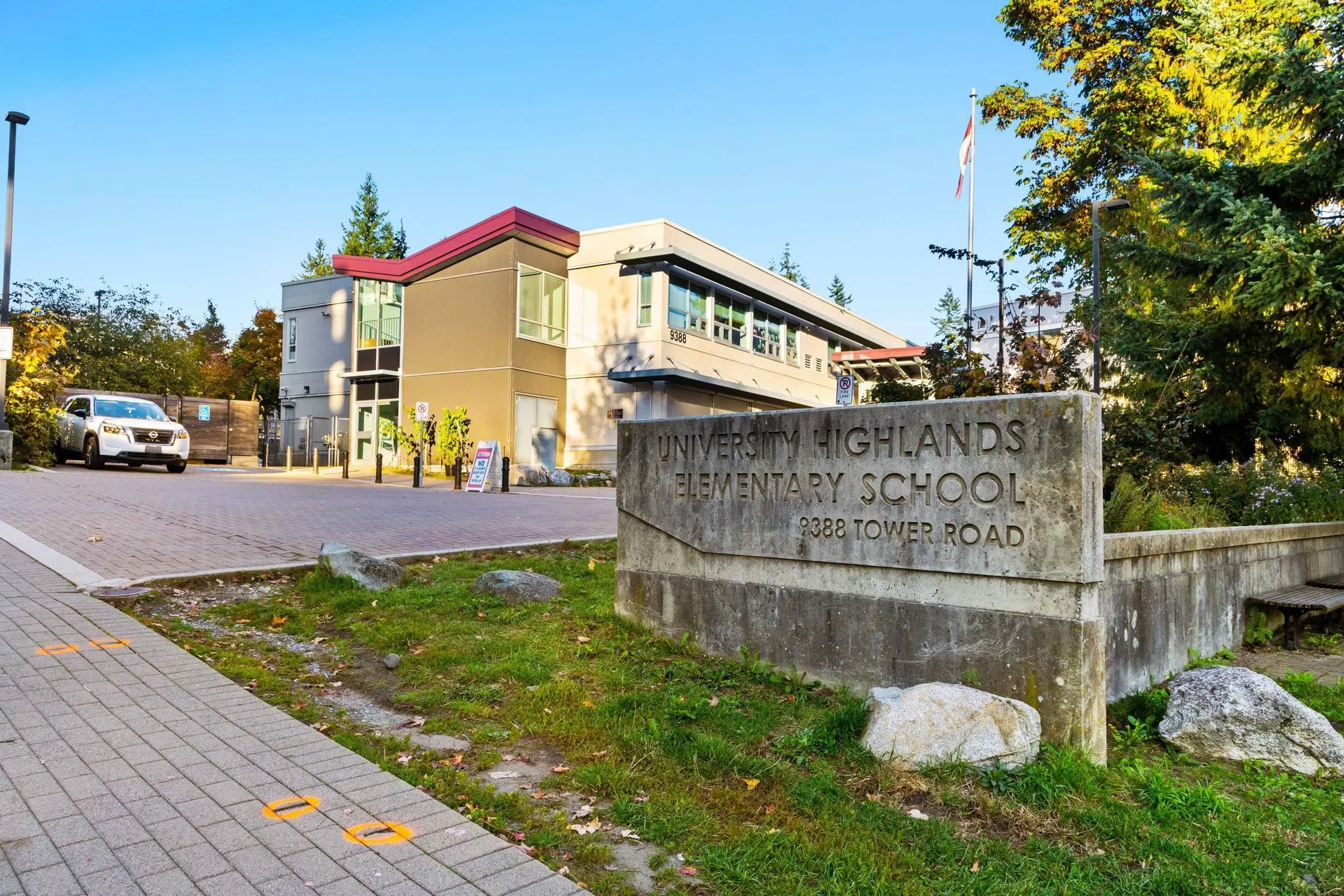 111 8761 University Crescent