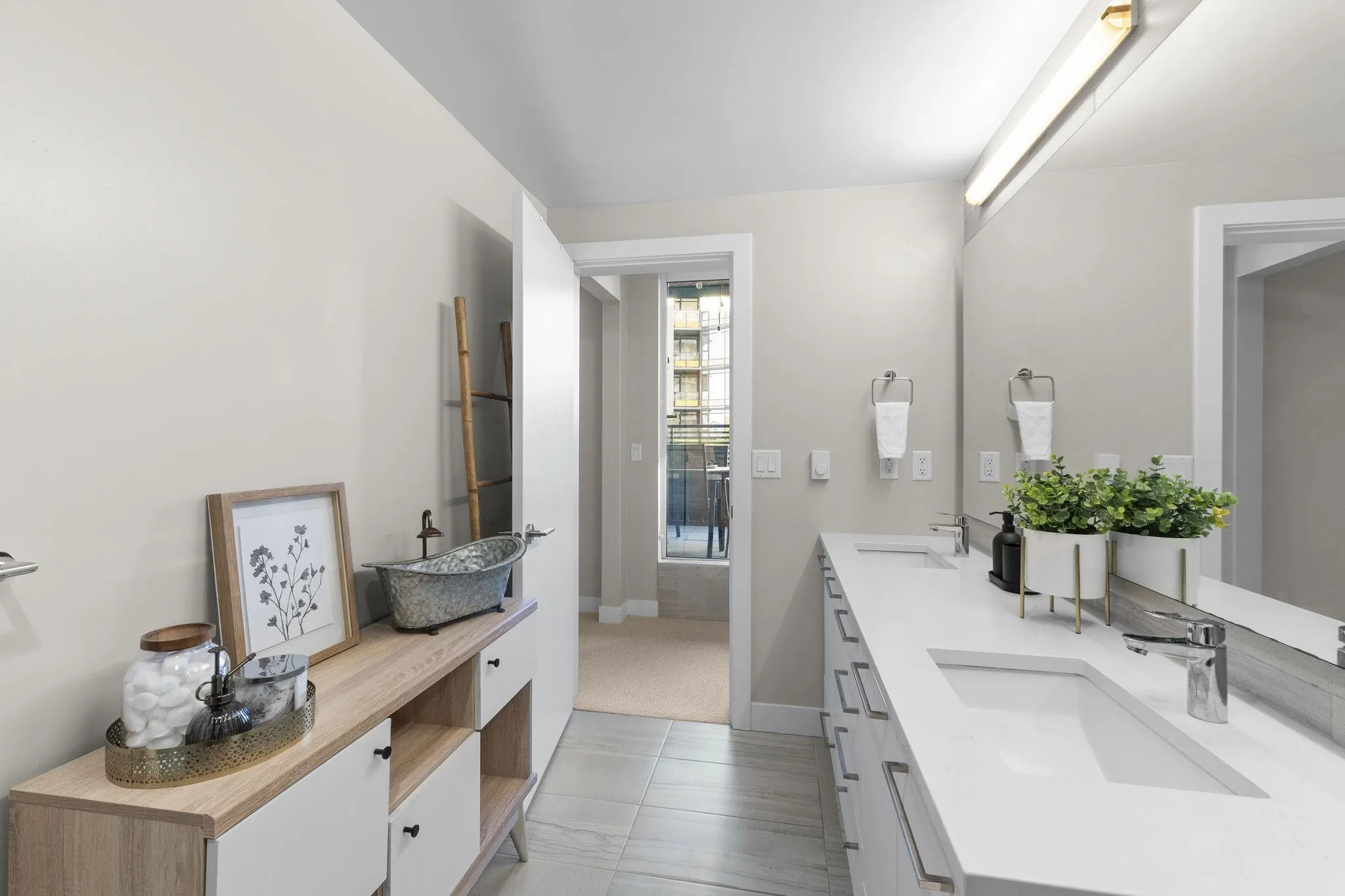 111 8761 University Crescent