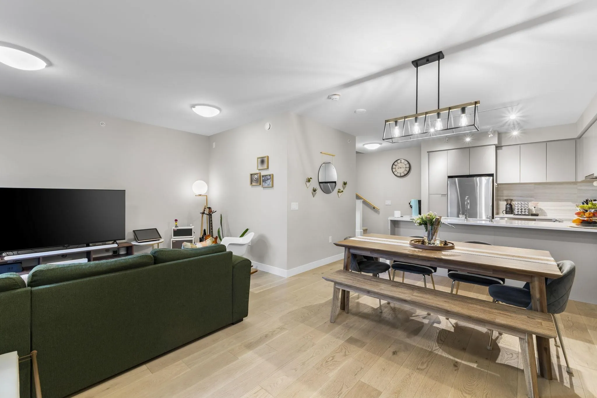 111 8761 University Crescent