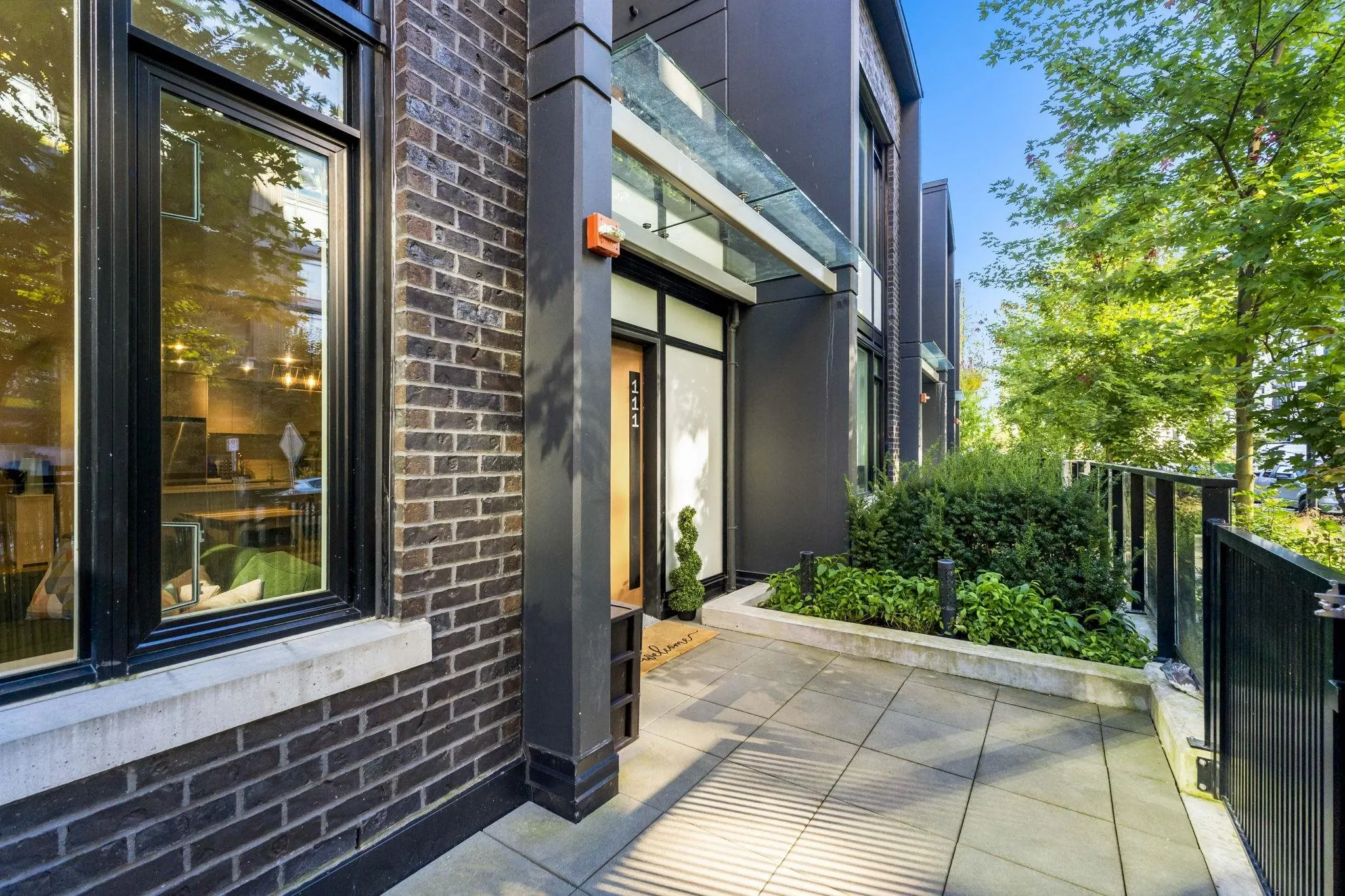 111 8761 University Crescent