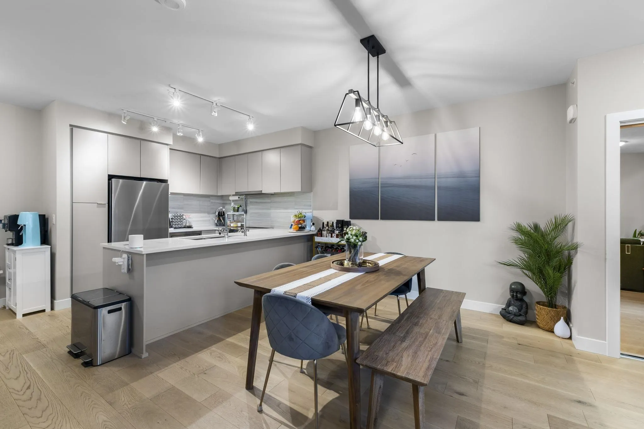 111 8761 University Crescent