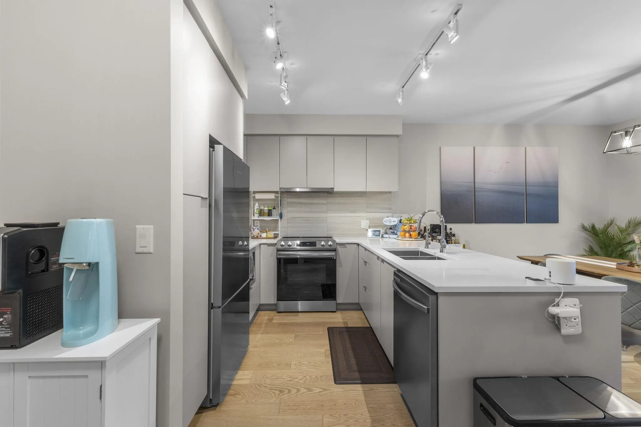 111 8761 University Crescent