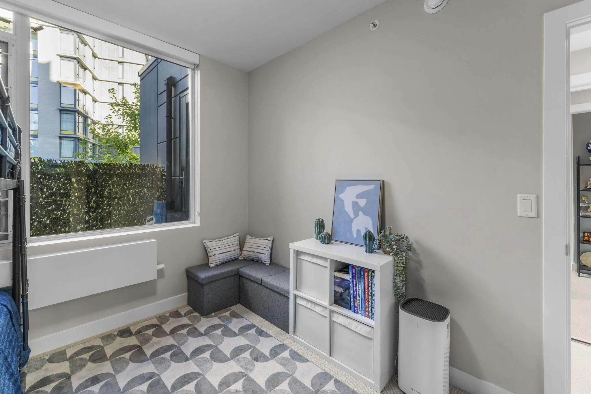 111 8761 University Crescent