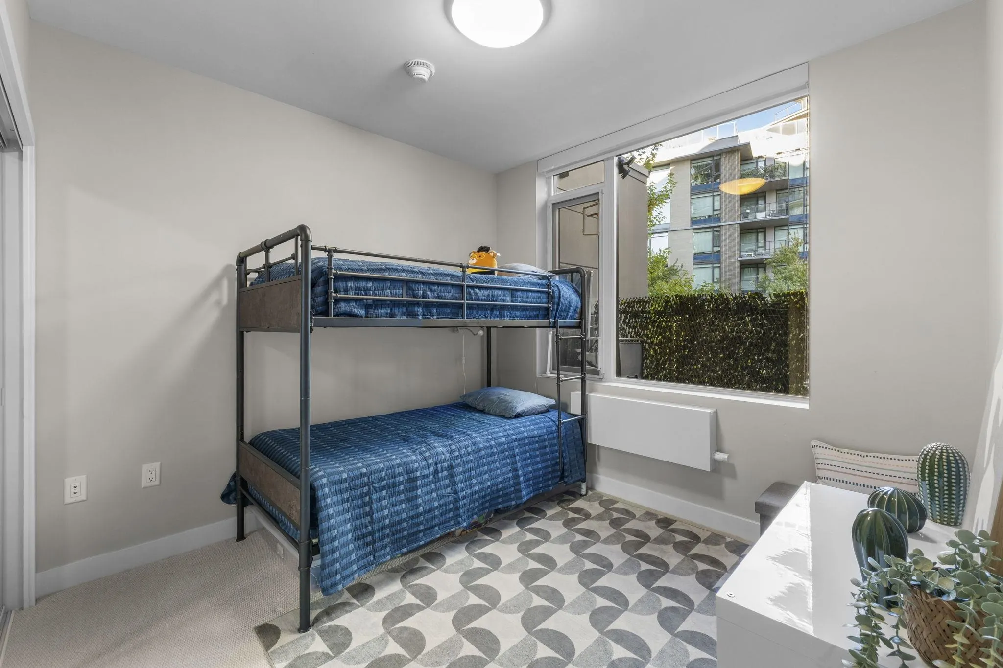 111 8761 University Crescent