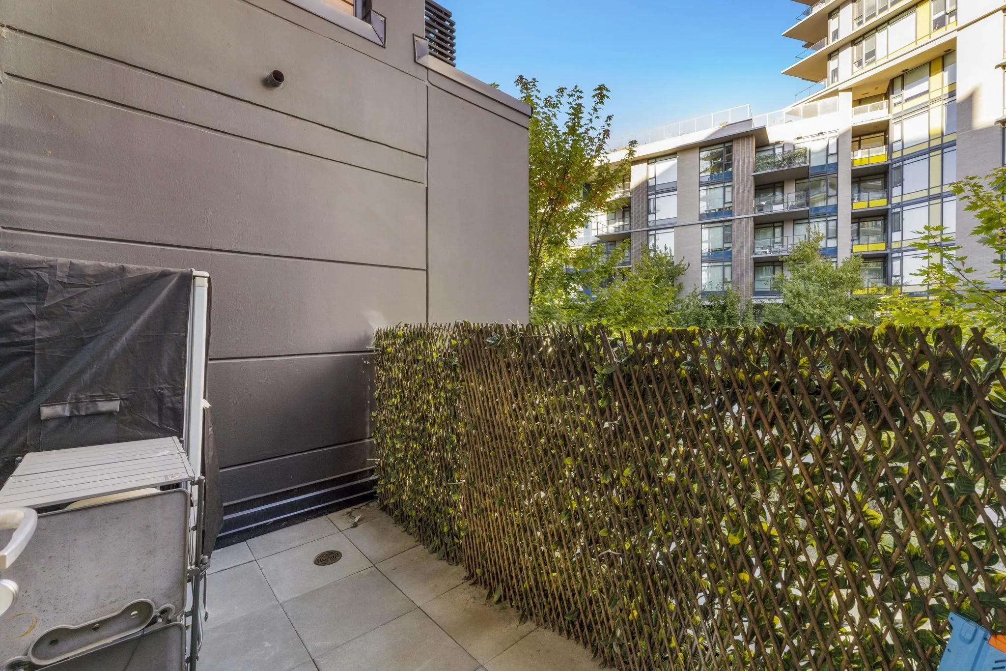 111 8761 University Crescent