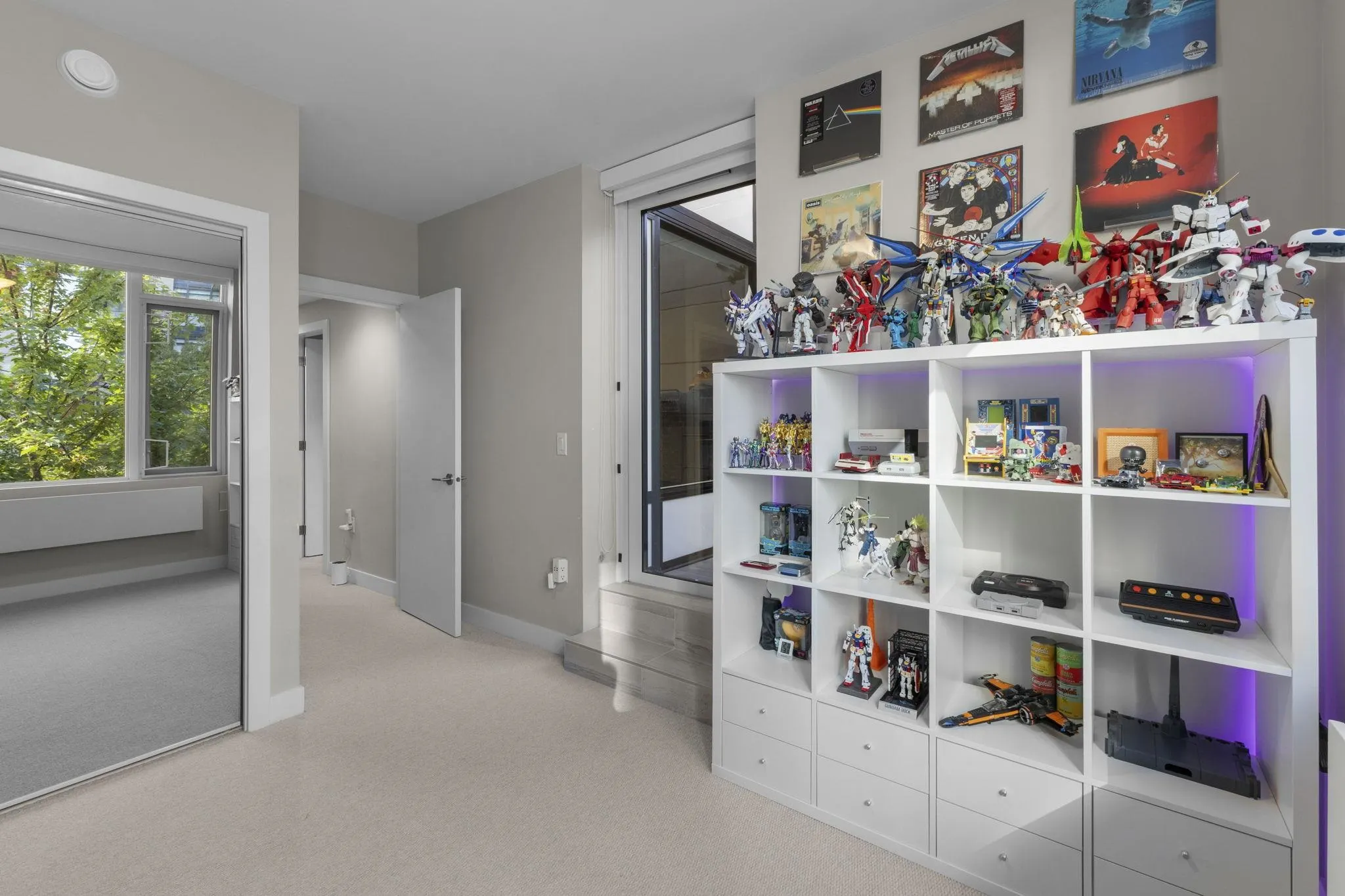 111 8761 University Crescent