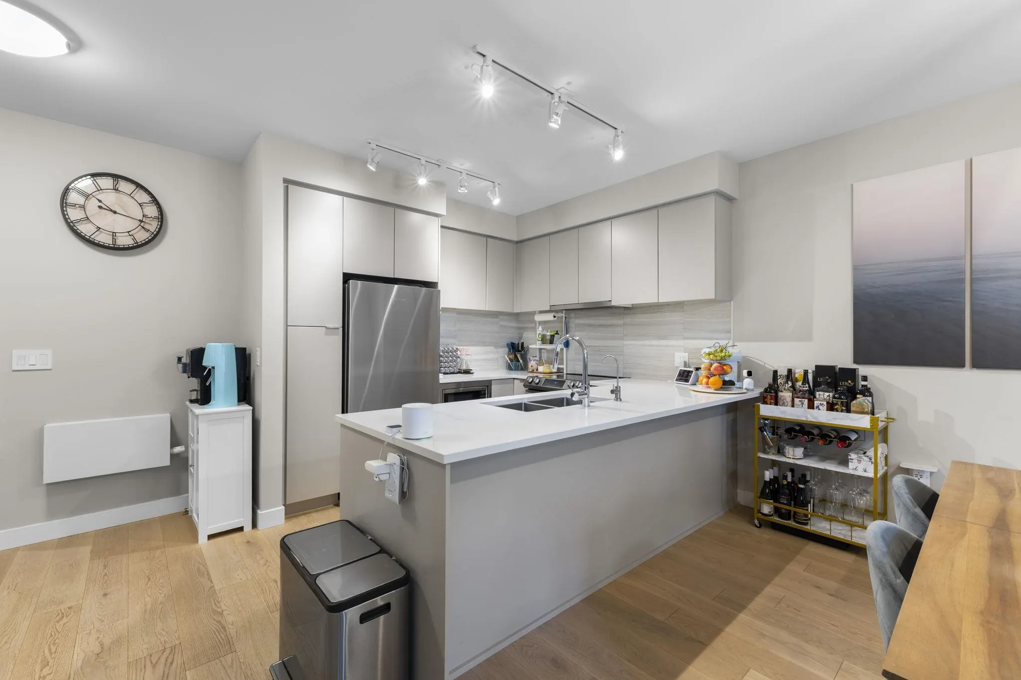 111 8761 University Crescent