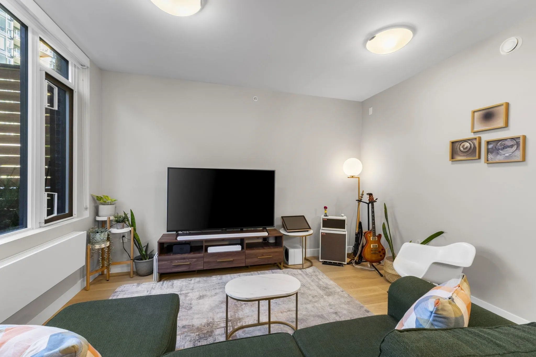 111 8761 University Crescent