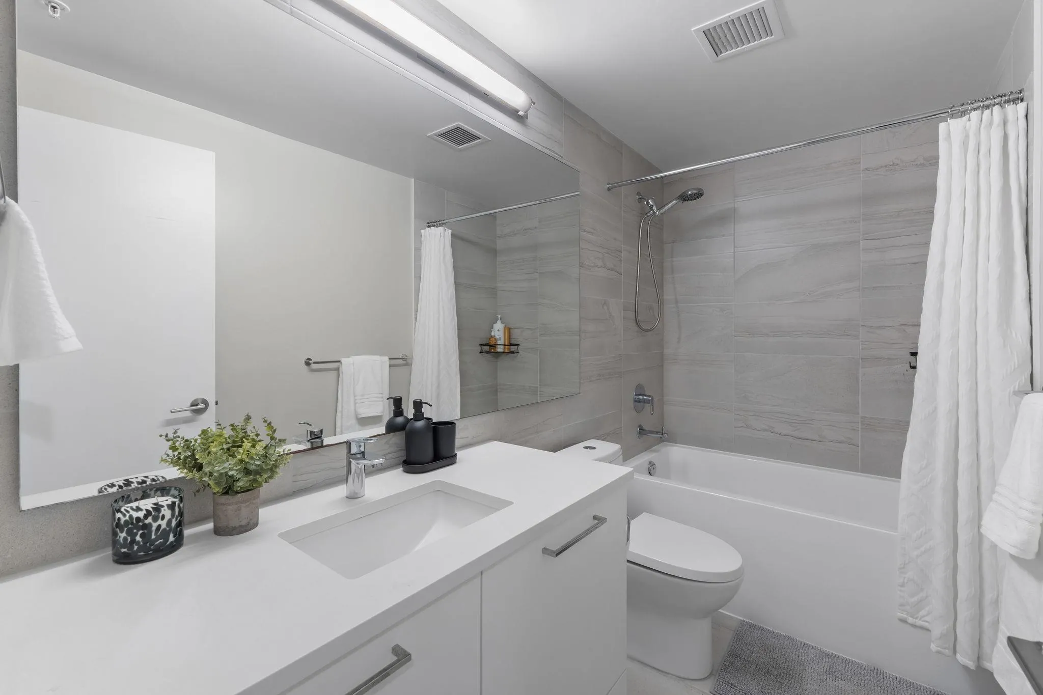 111 8761 University Crescent