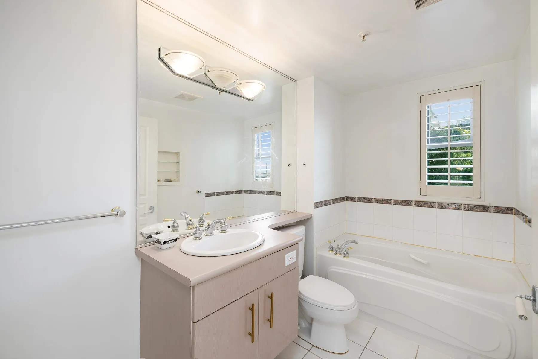 201 588 16th Street
