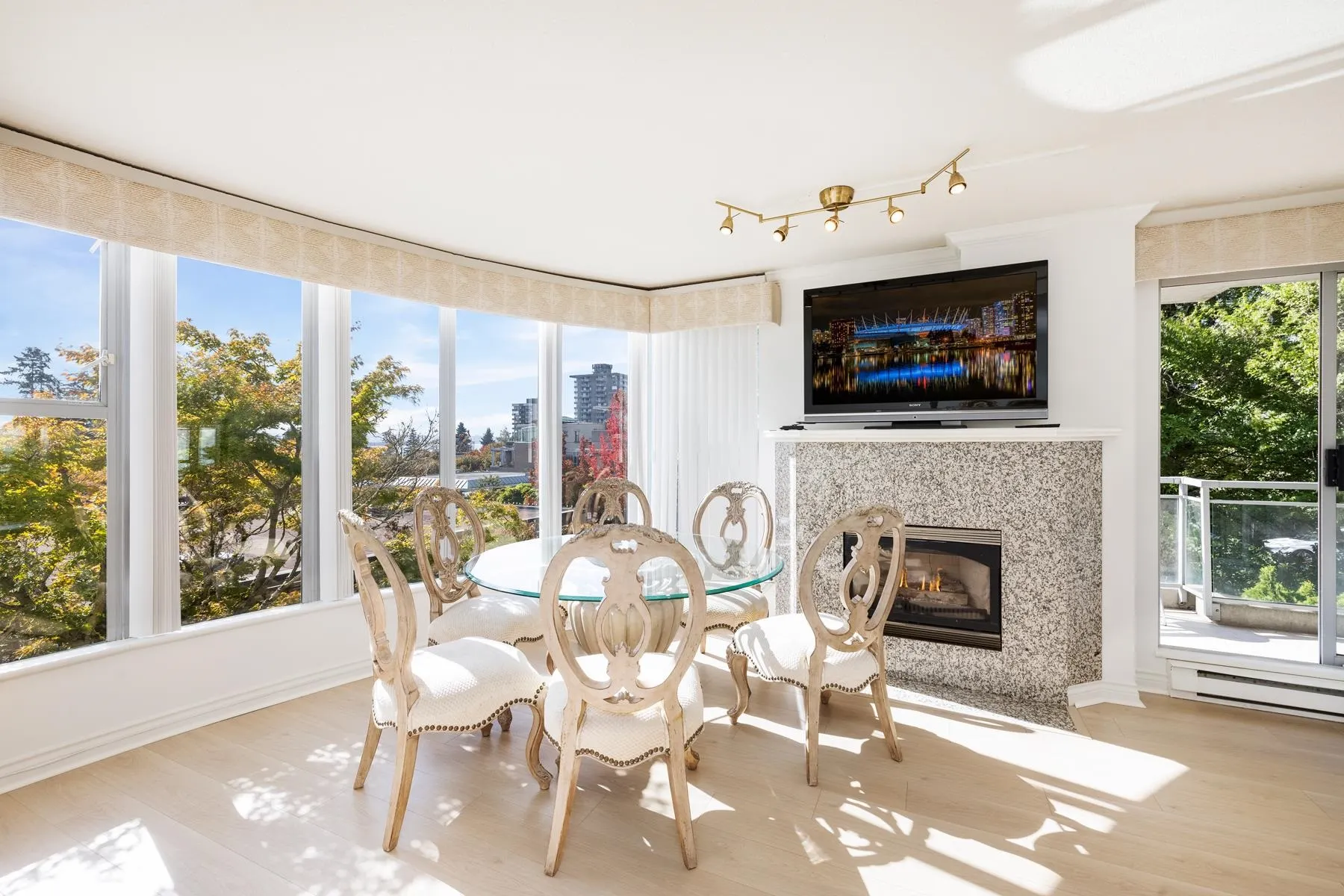 201 588 16th Street