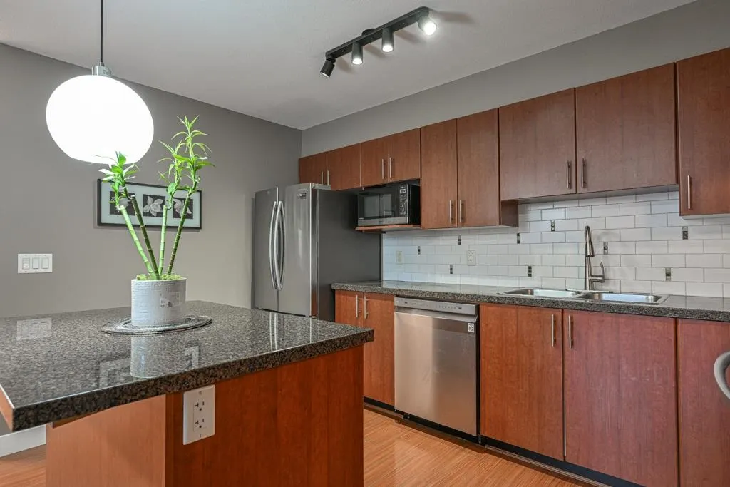 225 12085 228 Street