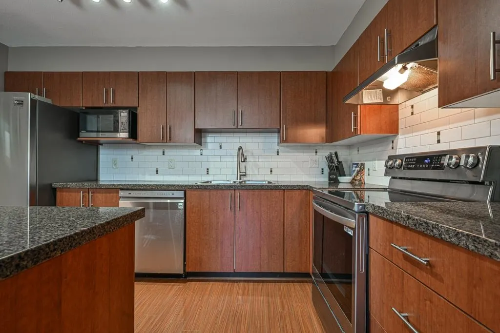 225 12085 228 Street