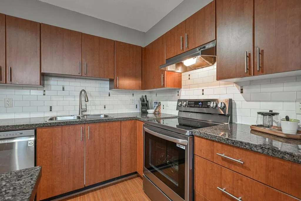 225 12085 228 Street