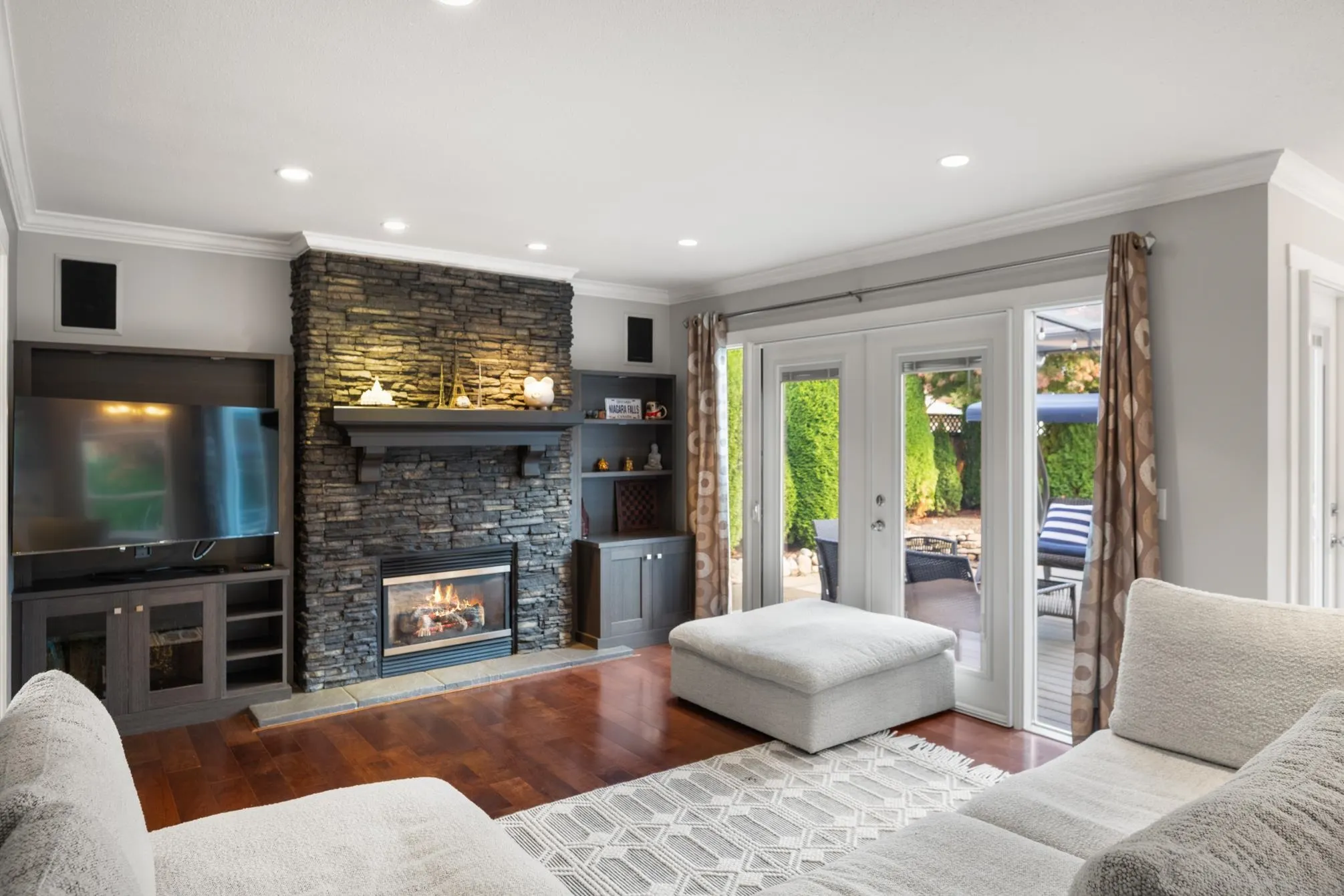 5976 Southpark Grove