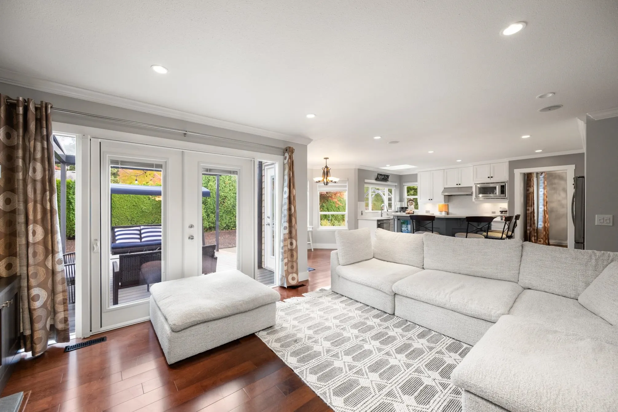 5976 Southpark Grove