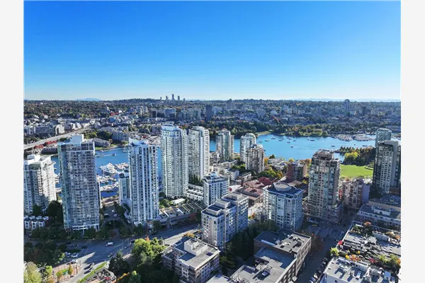 602 1177 Pacific Boulevard